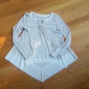 Beige and white tunic with lace trim -small